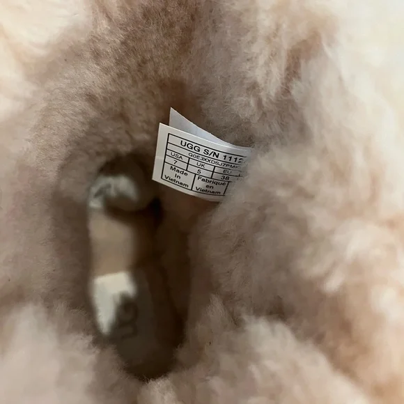 UGG Sparkly Gold Cream Mini Bailey Bow Boots Sherling - Picture 3 of 12